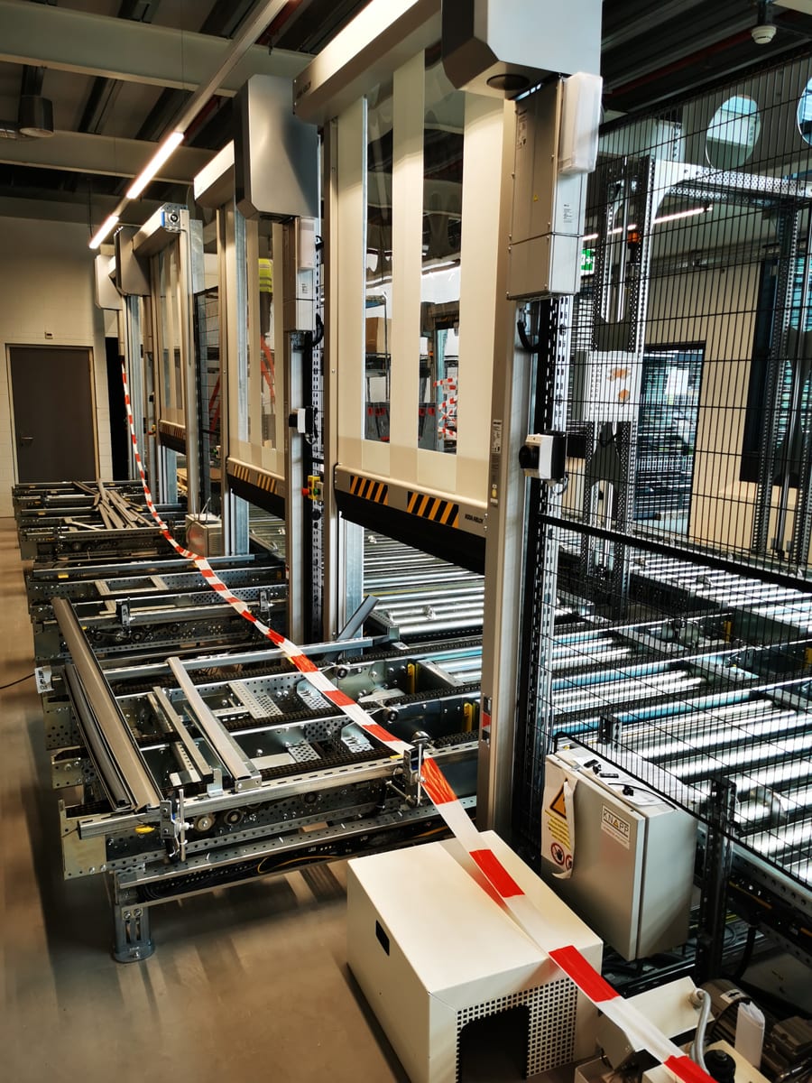 Tirugo GmbH — pallet loading station in industrial use