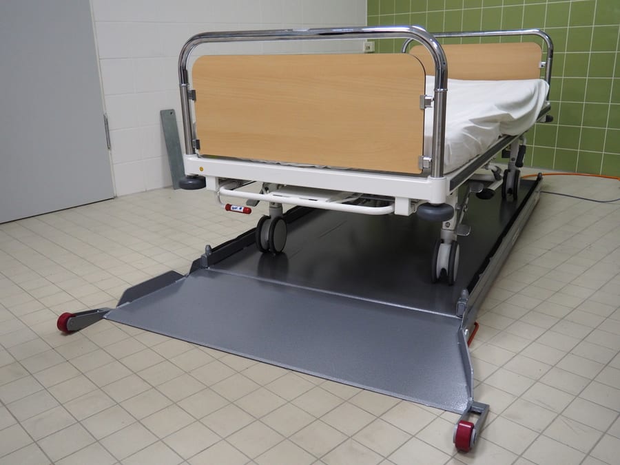 Bettenhebegerät in der Klinik